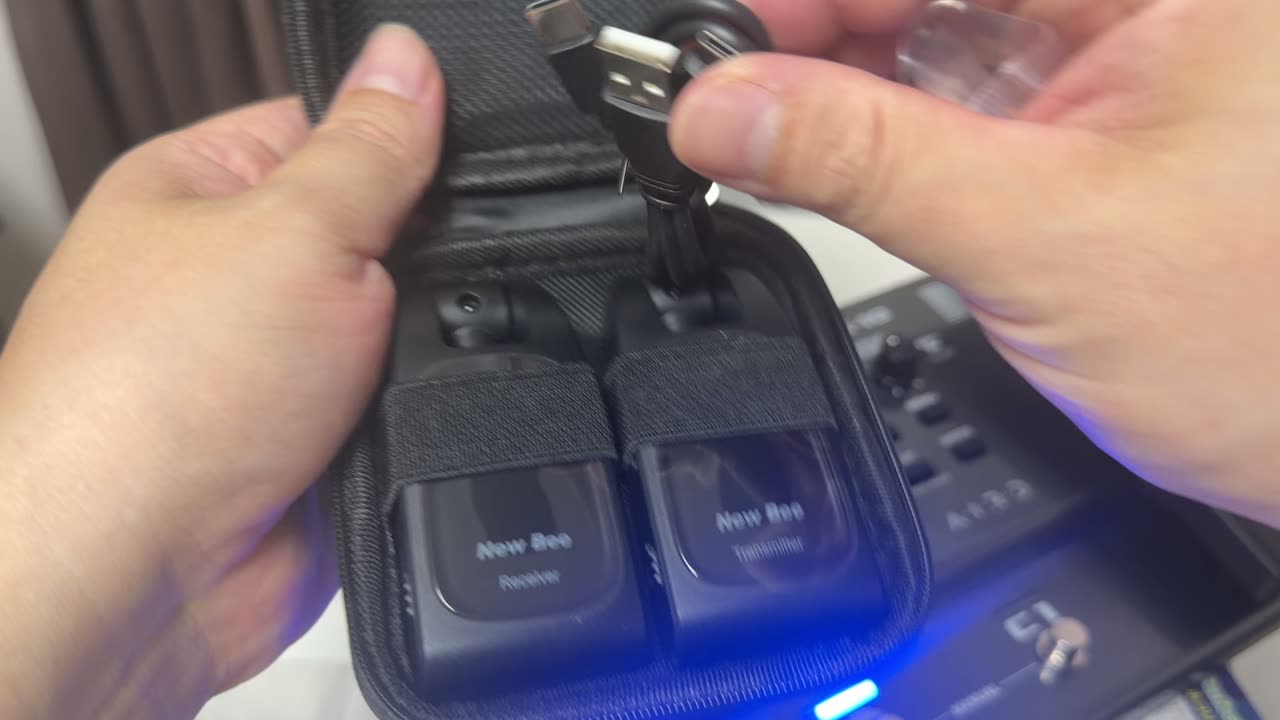 WJ21のケースと送信機・受信機